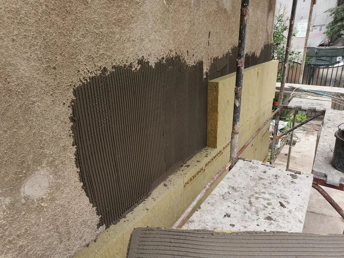 Fațadă cu termosistem — lucrare BSK Metaconstruct (proiect 5, București și Ilfov)