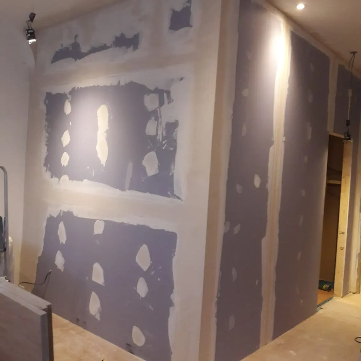 Lucrare de tencuieli și zugrăveli — lucrare BSK Metaconstruct (proiect 3, București și Ilfov)